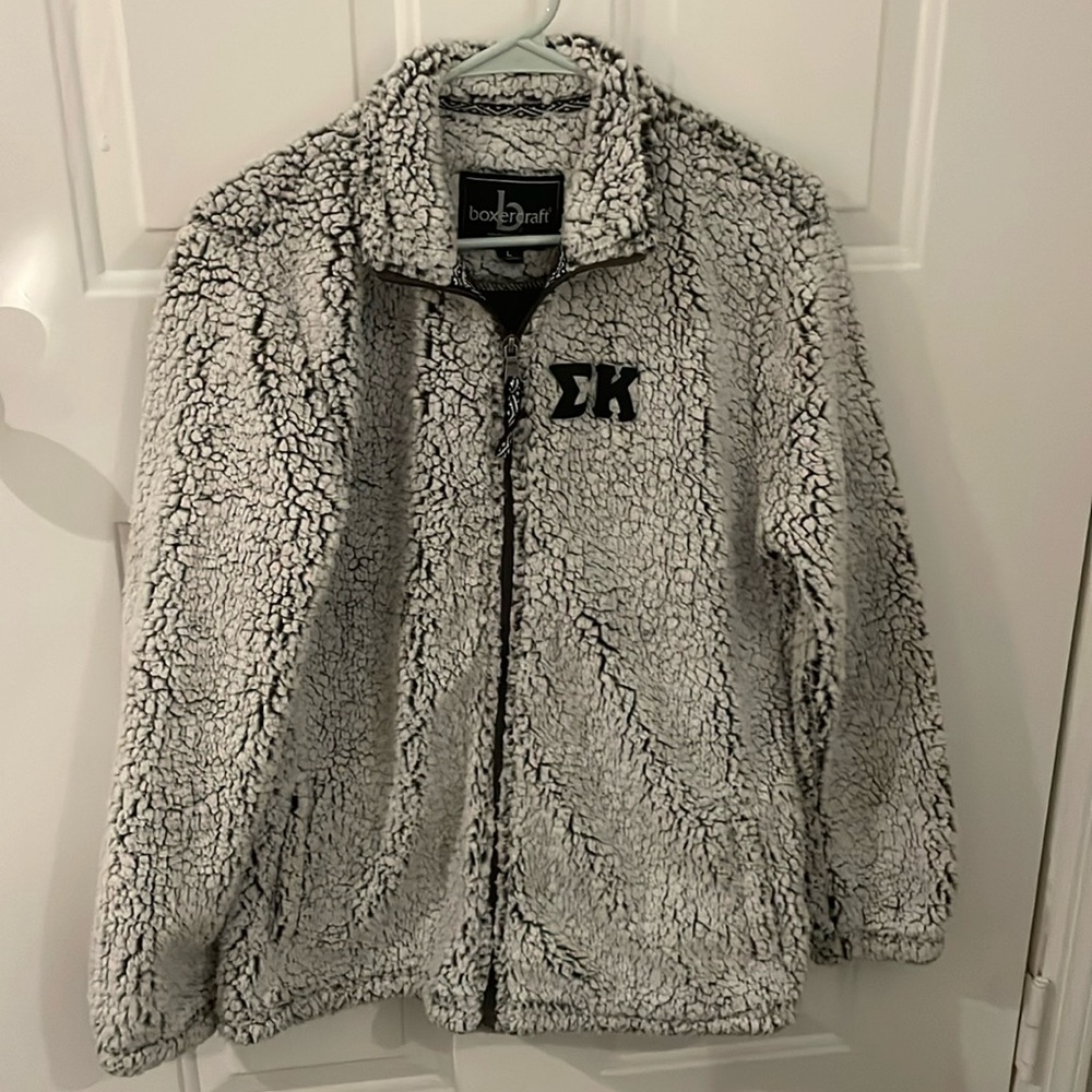 Sherpa jacket that is super soft and cozy!